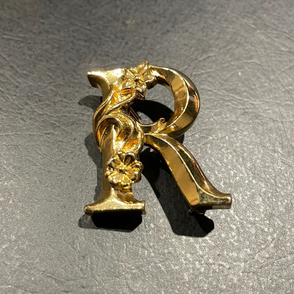 Avon | Jewelry | Vintage Letter R Brooch | Poshmark